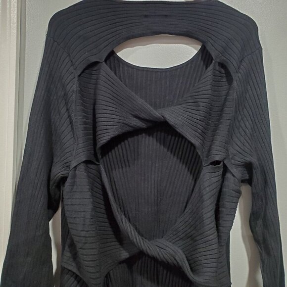 Future Collective Plus Size Black Long-Sleeved Ribbed Top Back Cut-outs Sz 4X - Picture 15 of 16
